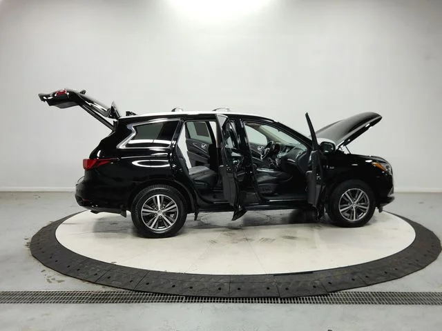 Used 2020 Black INFINITI LUXE image 17