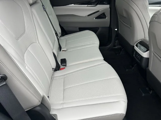 New 2027 RADIANT WHITE INFINITI Sport AWD image 14