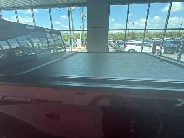 Used 2022 CAYENNE RED TINTCOAT GMC SLT image 6