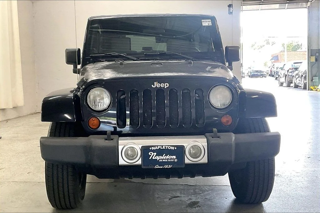 Used 2008 Black Jeep Unlimited Sahara image 2