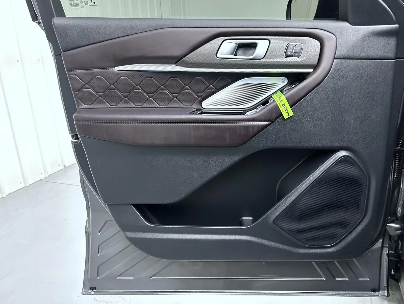 Used 2025 Gray Ford Platinum image 9