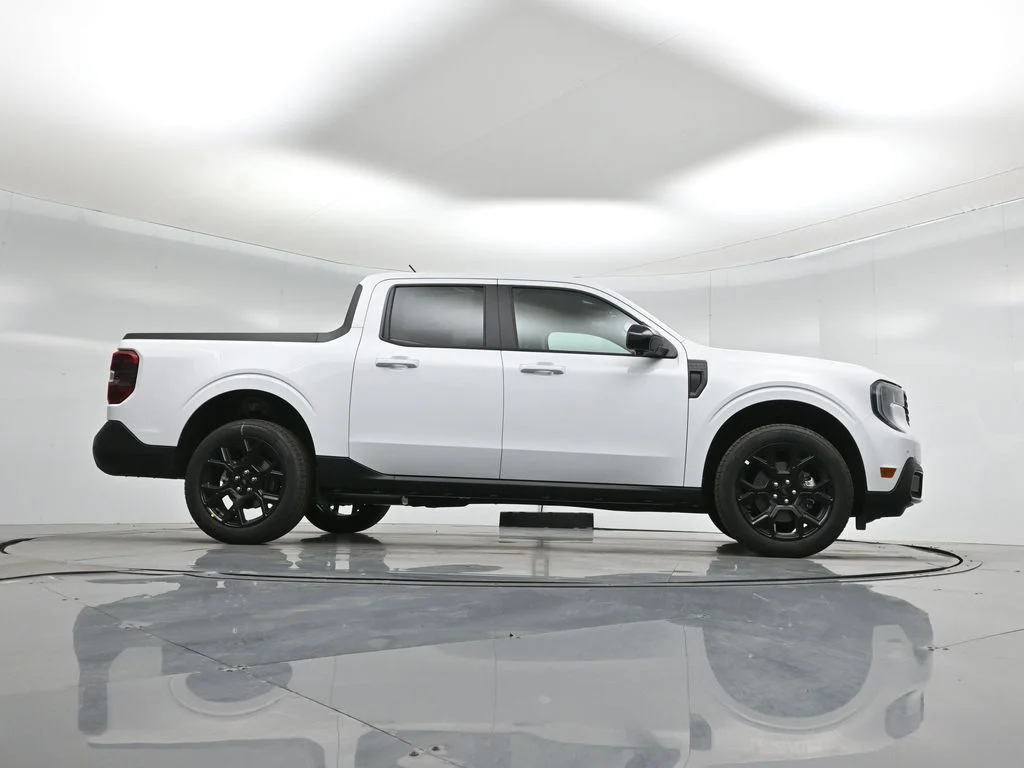 New 2026 Oxford White Ford Lariat image 47
