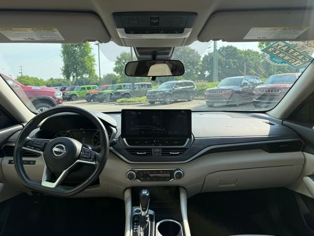 Used 2024 Red Nissan 2.5 SV image 30