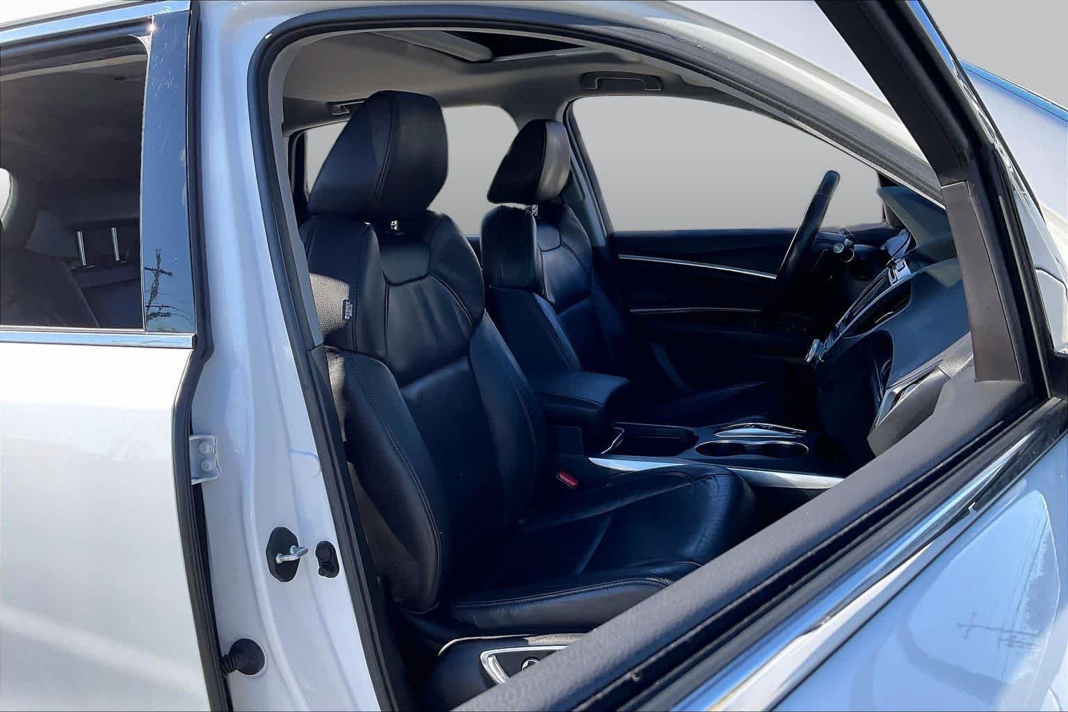 Used 2020 Platinum White Pearl Acura  image 8