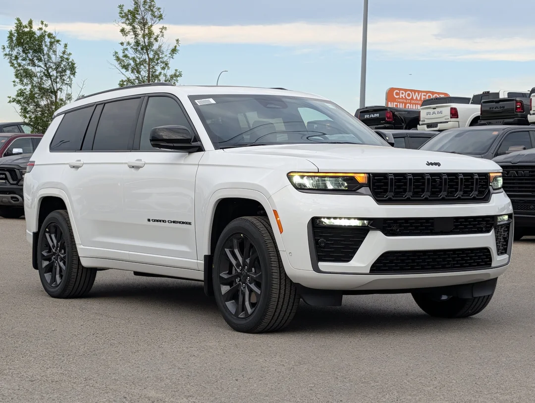 New 2026 White Jeep Limited Reserve - - 4x4 - Nappa Leather Seats - Dual-Pane Sunroof - Navigation & More! image 2