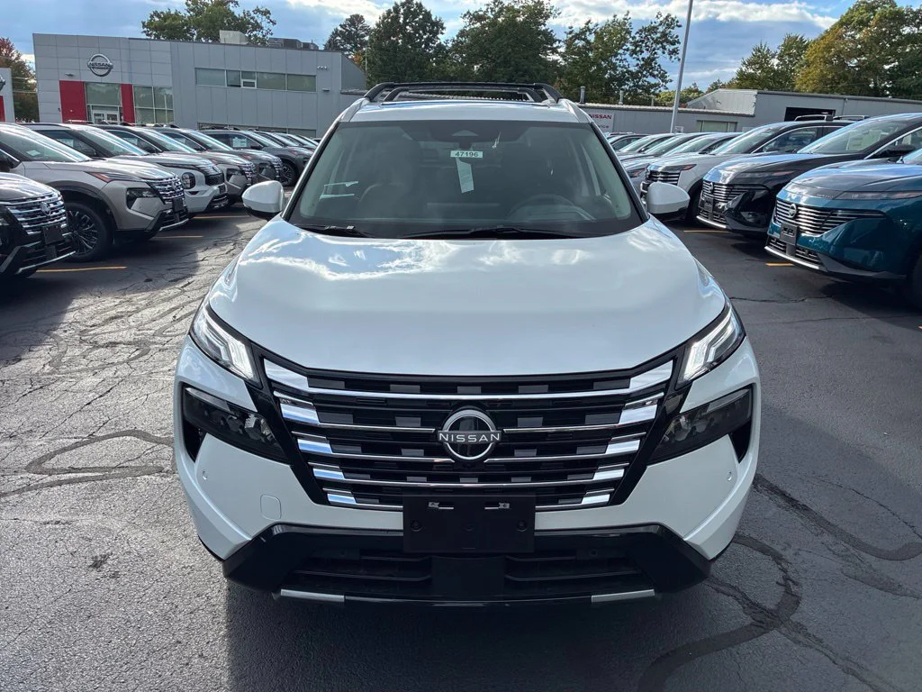 New 2026 Everest White Pearl TriCoat Nissan Platinum image 3