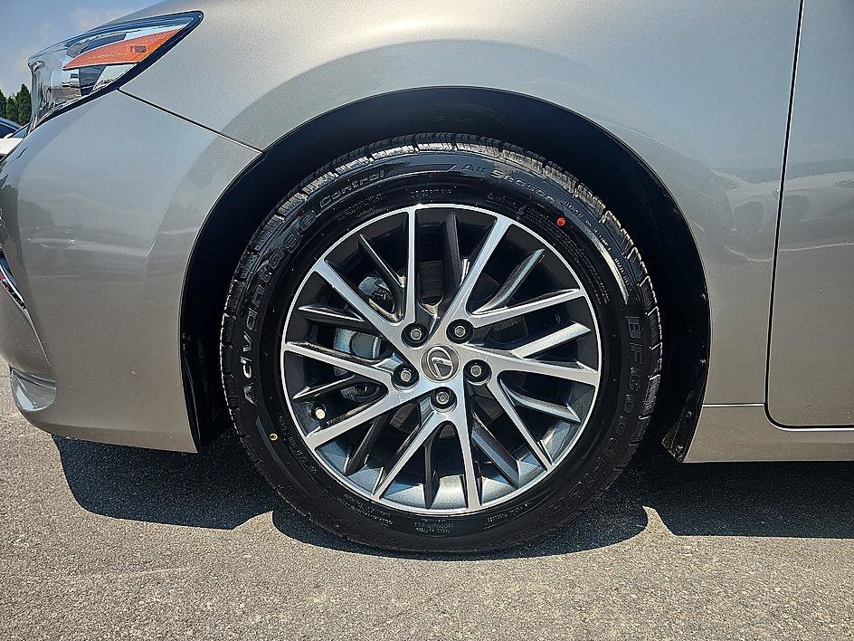 Used 2017 Atomic Silver Lexus ES 350 image 9
