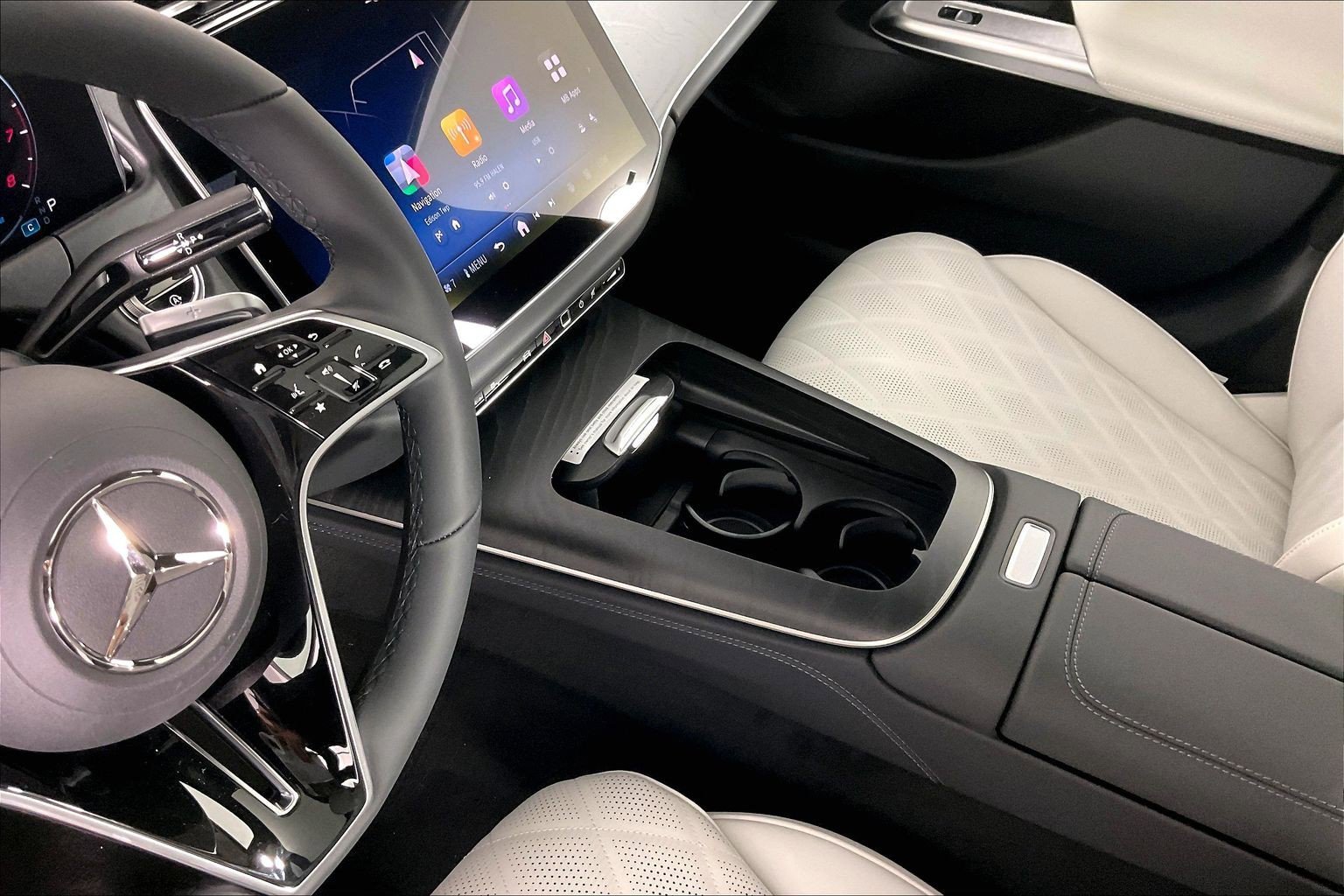 New 2026 MANUFAKTUR Alpine Grey Mercedes-Benz E 350 image 21
