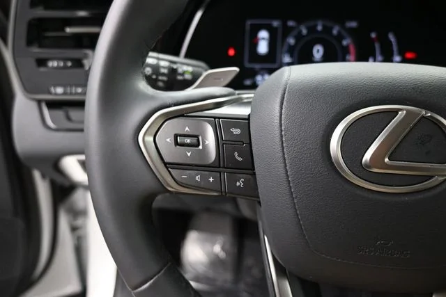 Used 2024 White Lexus 350 image 29