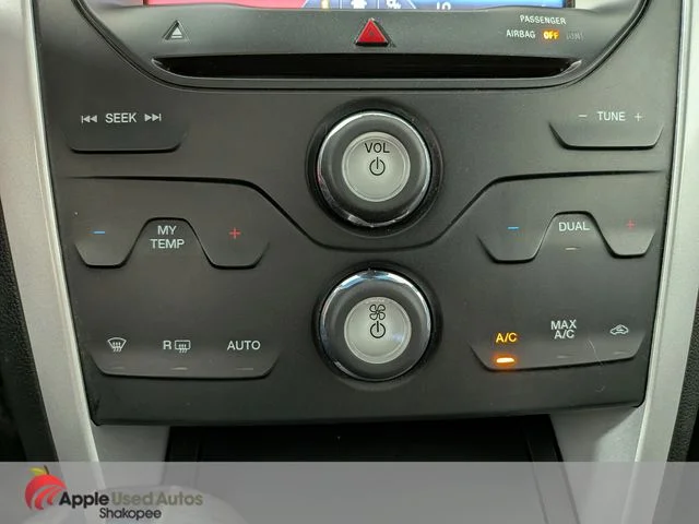 Used 2015 Silver Ford XLT image 23