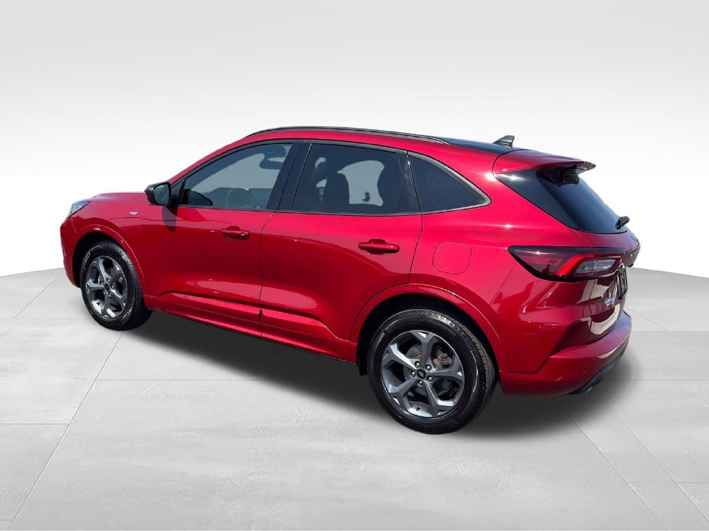 Used 2023 Red Ford ST-Line image 3