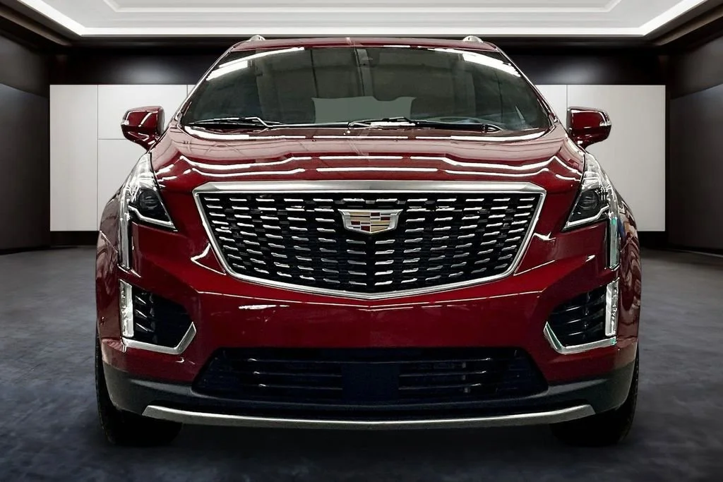 Used 2020 Cadillac XT5 Premium Luxury with VIN 1GYKNCRS3LZ111765 for sale in Beachwood, OH