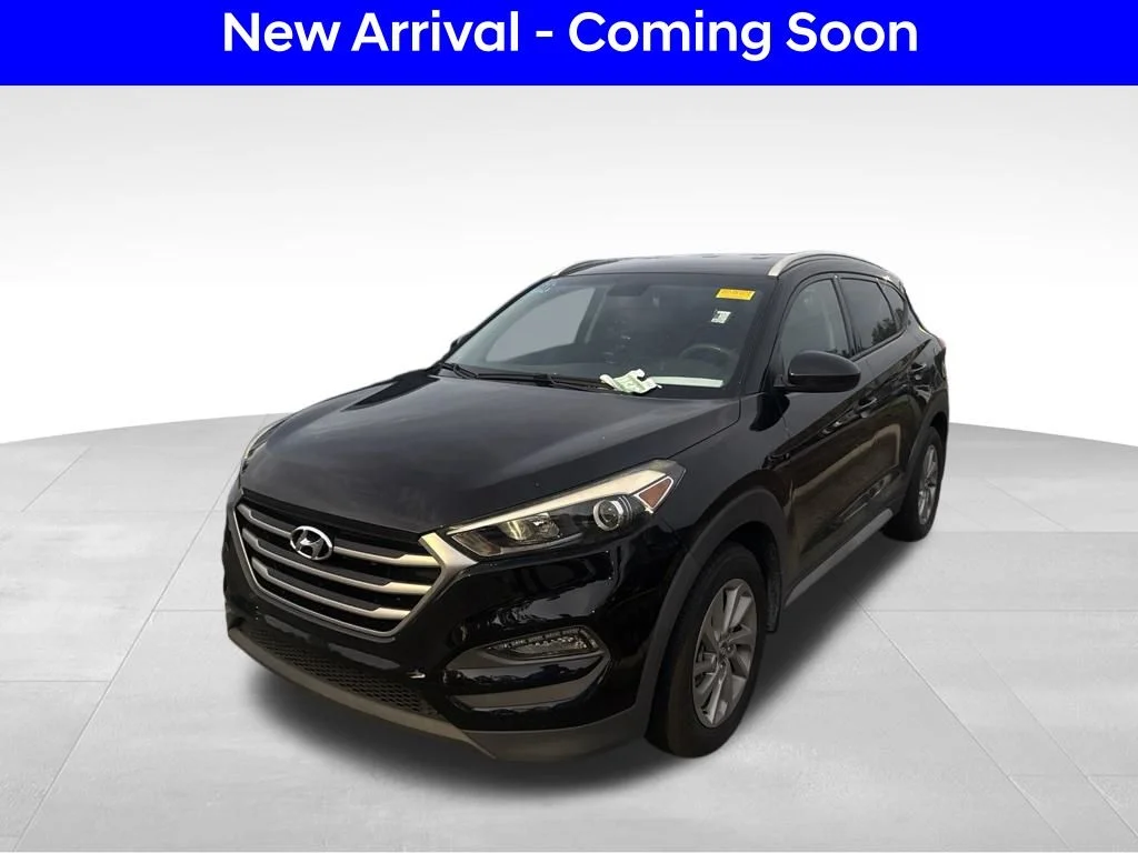 Used 2017 Black Hyundai SE image 1