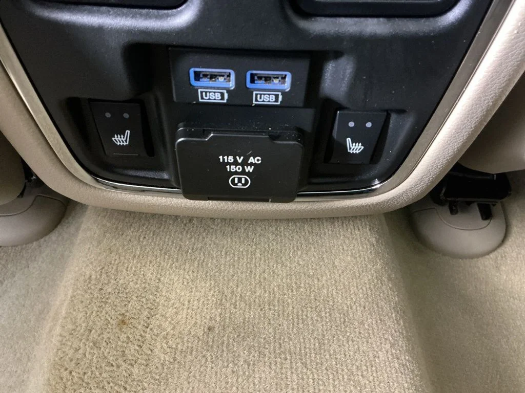 Certified Used 2020 White Jeep Overland image 15