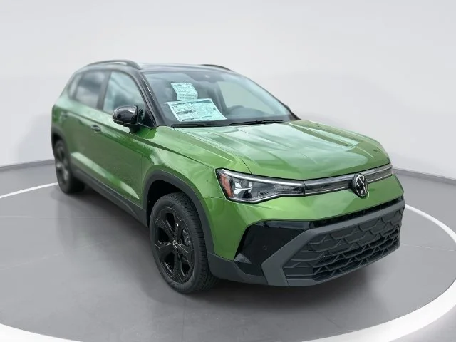 New 2026 Green Volkswagen 1.5T SE Black image 1
