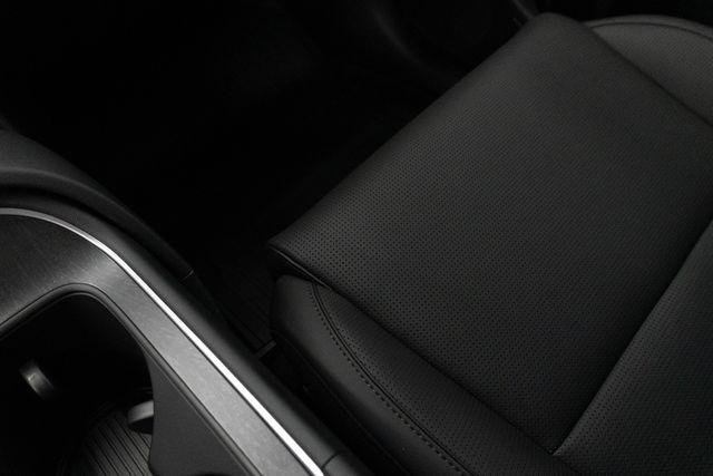 New 2026 White Hyundai Blue SEL 8P image 29