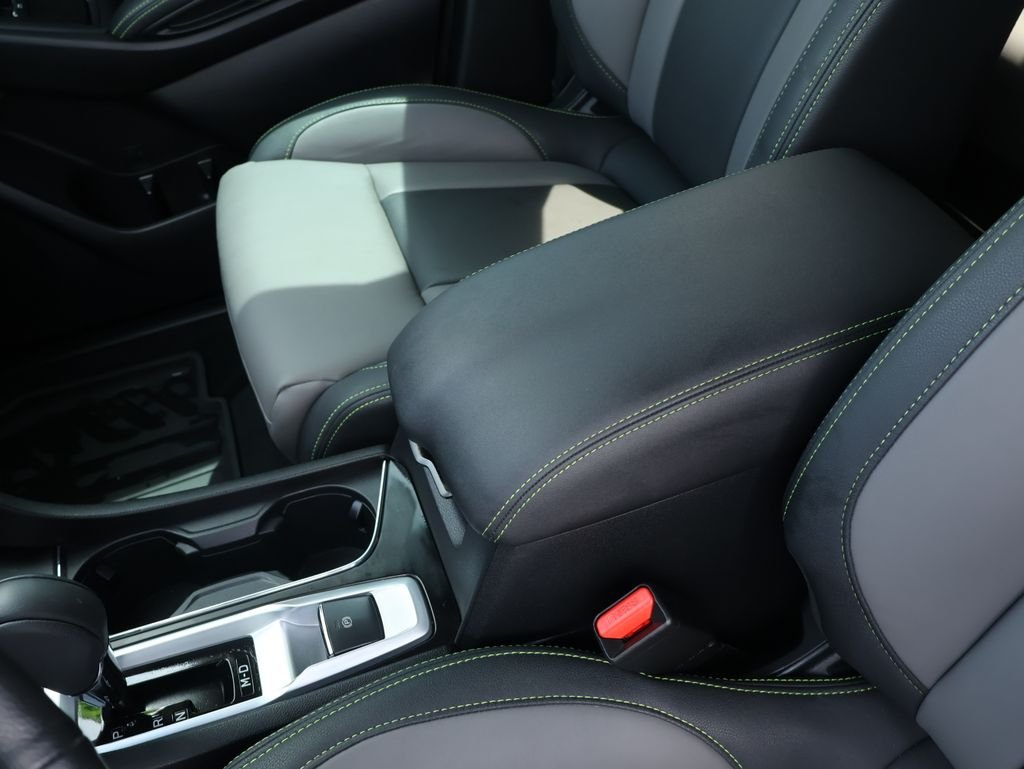 Used 2024 White Subaru Onyx Edition image 25