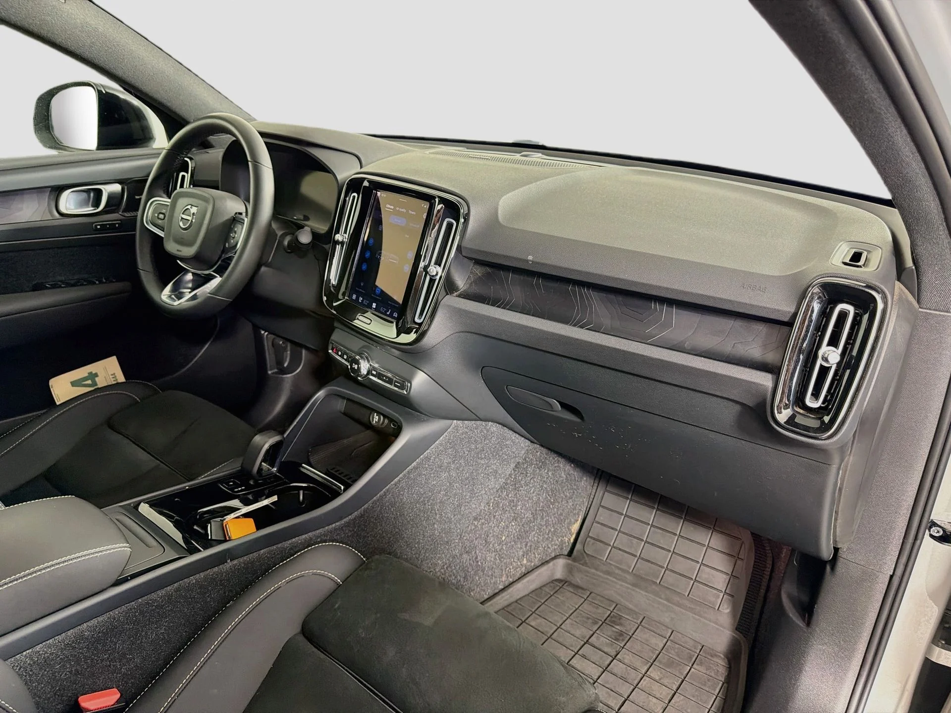 Used 2023 Silver Volvo Ultimate image 31