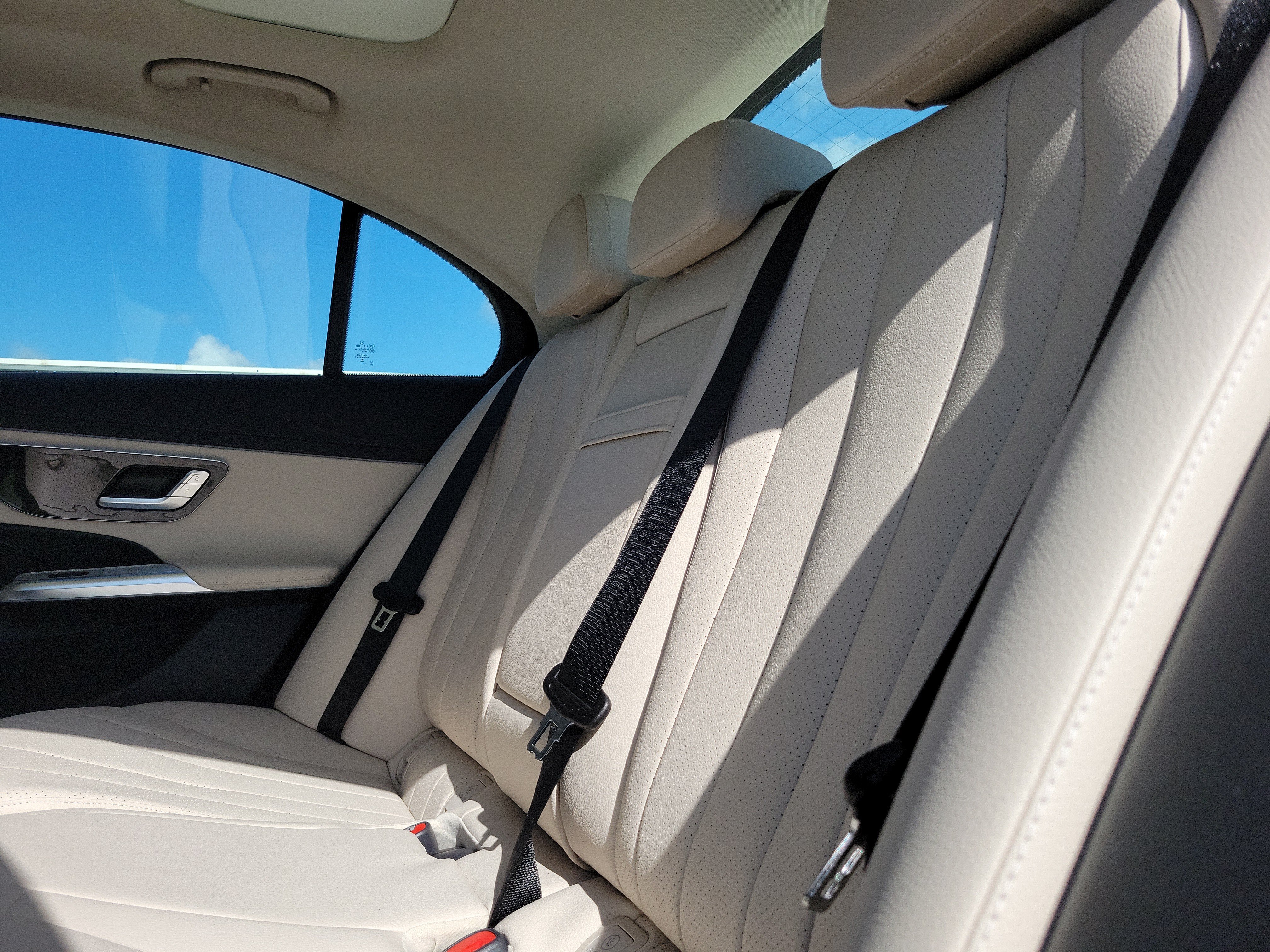 New 2026 Polar White Mercedes-Benz E 350 image 39