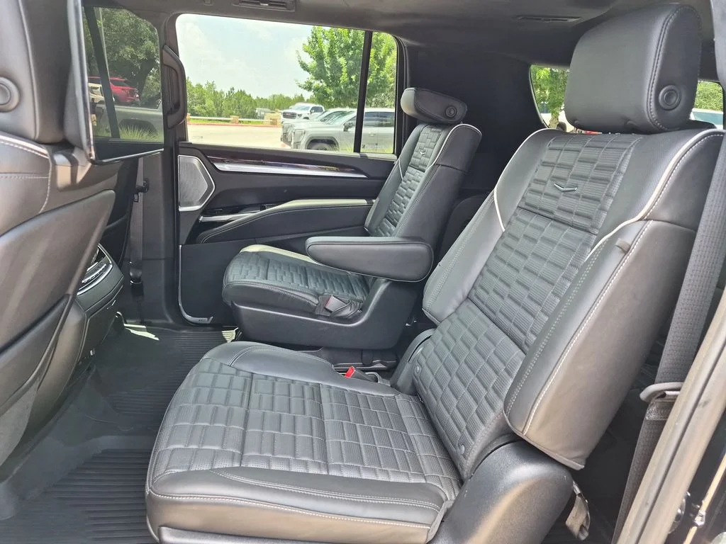 Used 2025 Black Cadillac Sport Platinum image 37