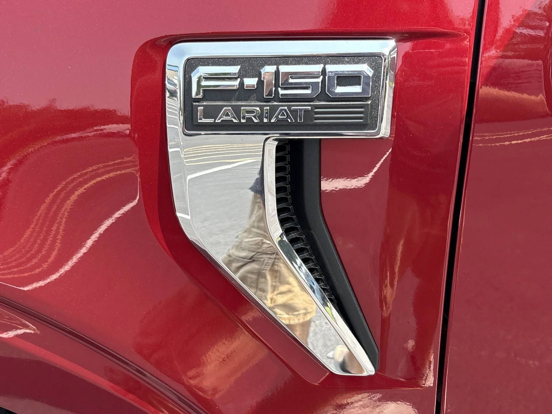 New 2026 Ruby Red Metallic Tinted Clearcoat Ford Lariat® image 27