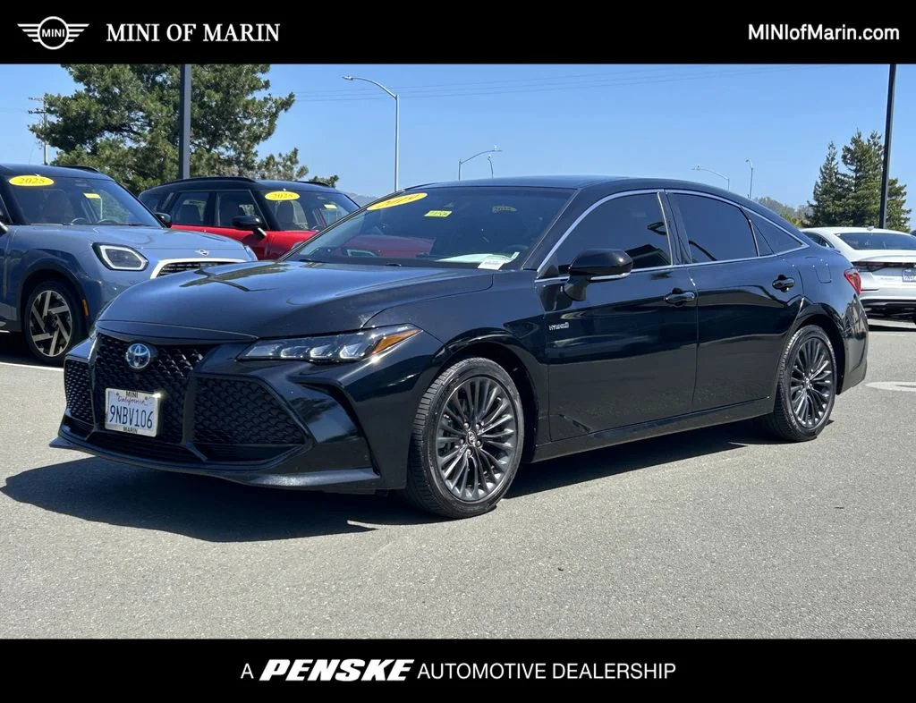 2019 Toyota Avalon XSE Hybrid's photo