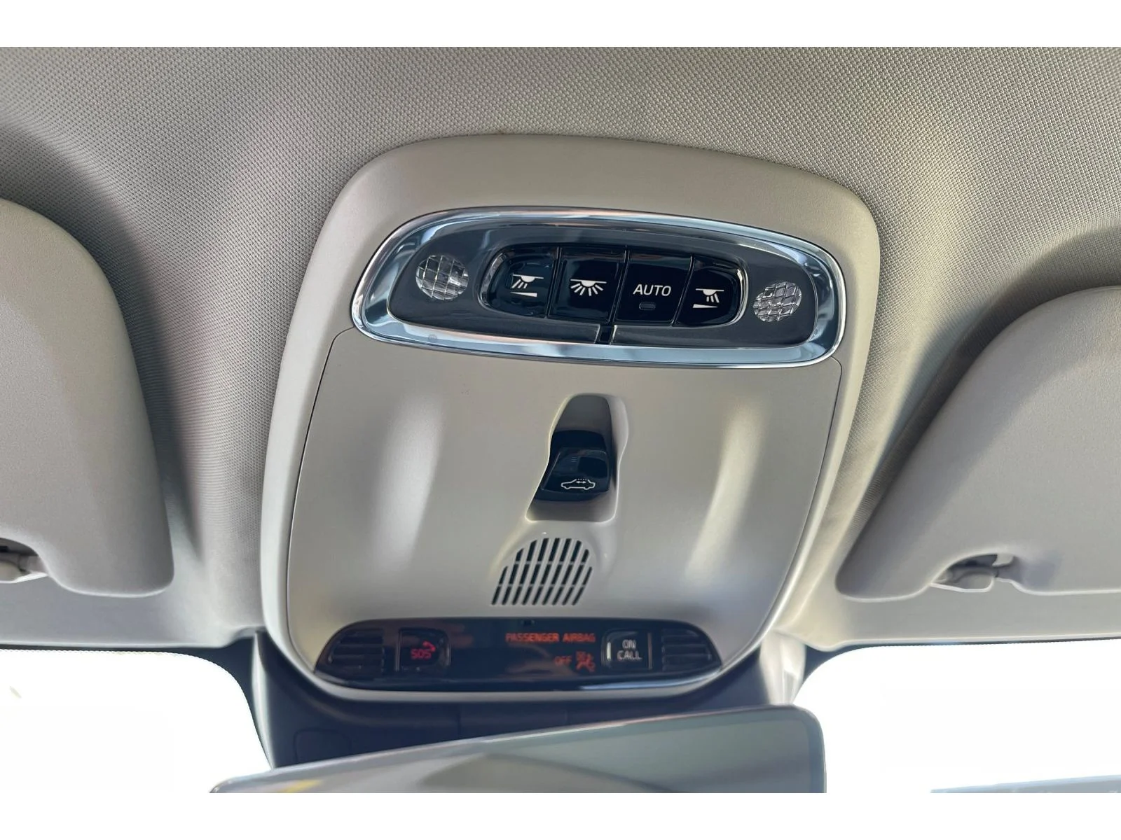 Used 2022 Pine Grey Metallic Volvo T5 image 24