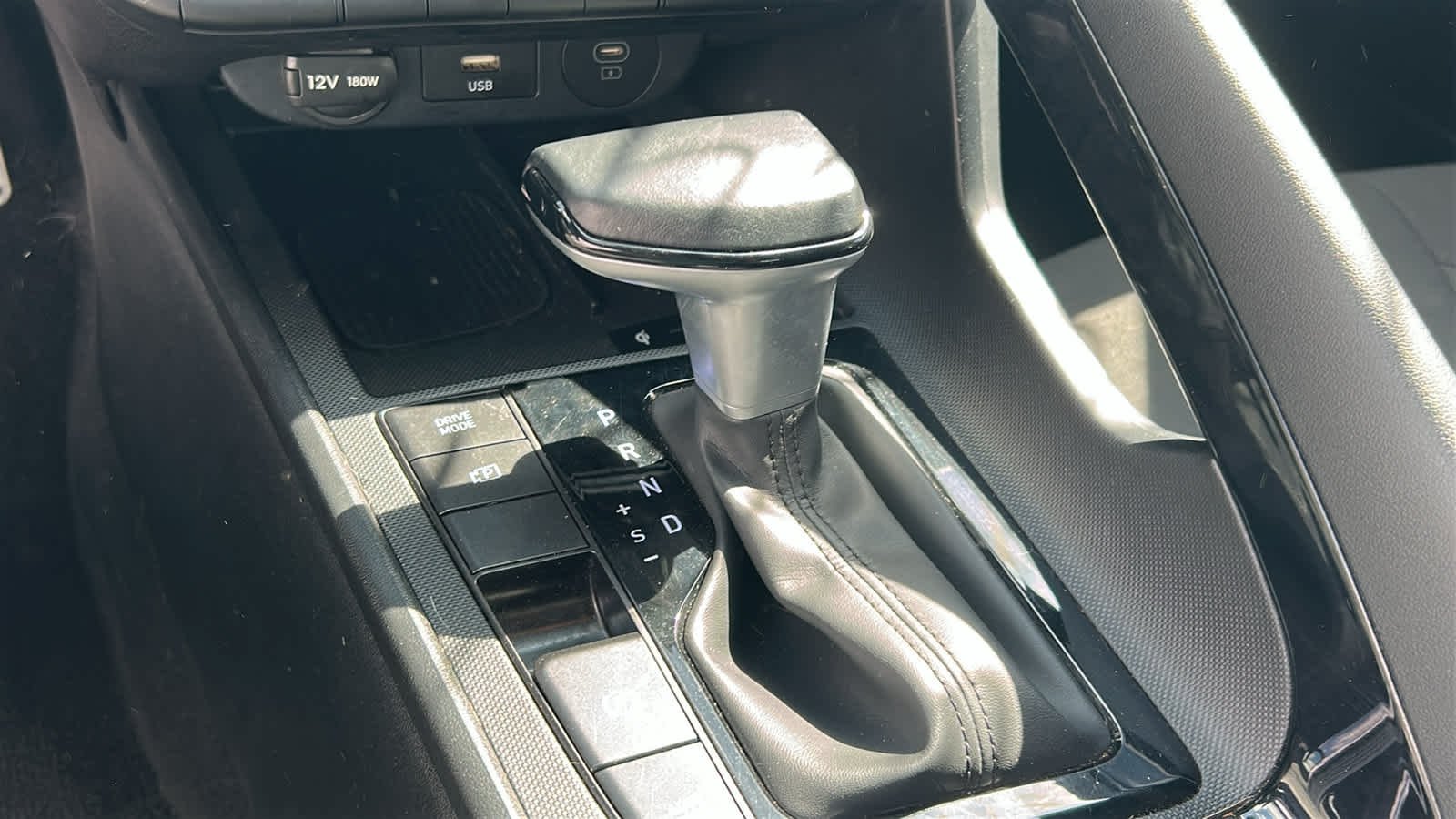 Used 2025 Abyss Black Hyundai SEL Sport image 12