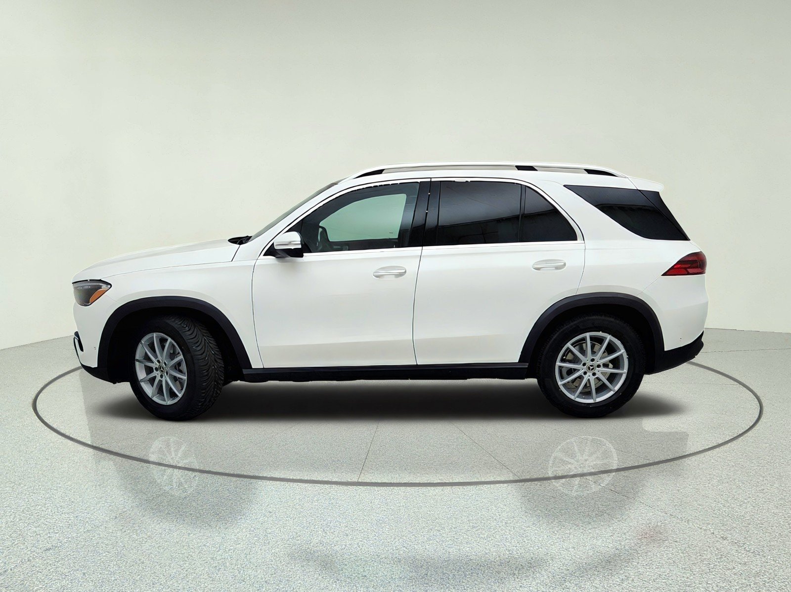 New 2026 Polar White Mercedes-Benz GLE 350 4MATIC® SUV image 14