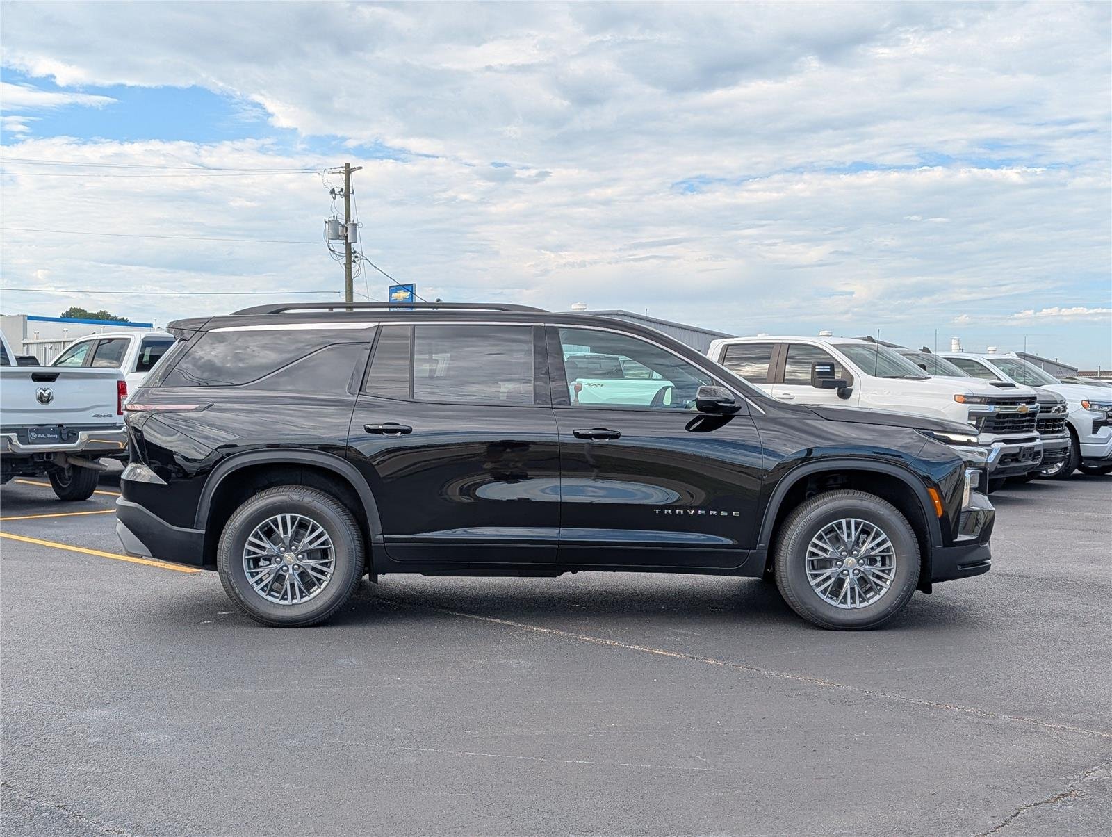 2026 Chevrolet Traverse LT - Photo 6