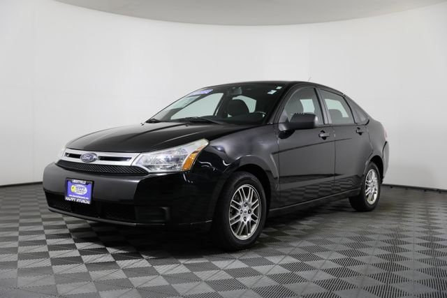 2010 Ford Focus SE's photo