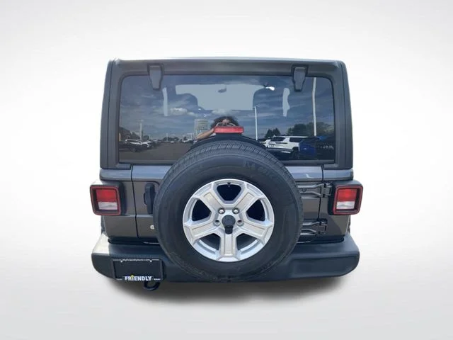Used 2020 Gray Jeep Sport S image 4
