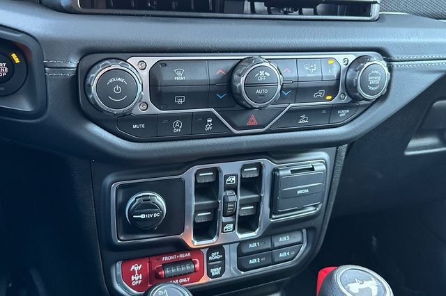 New 2026 Hydro Blue Pearlcoat Jeep Rubicon image 20