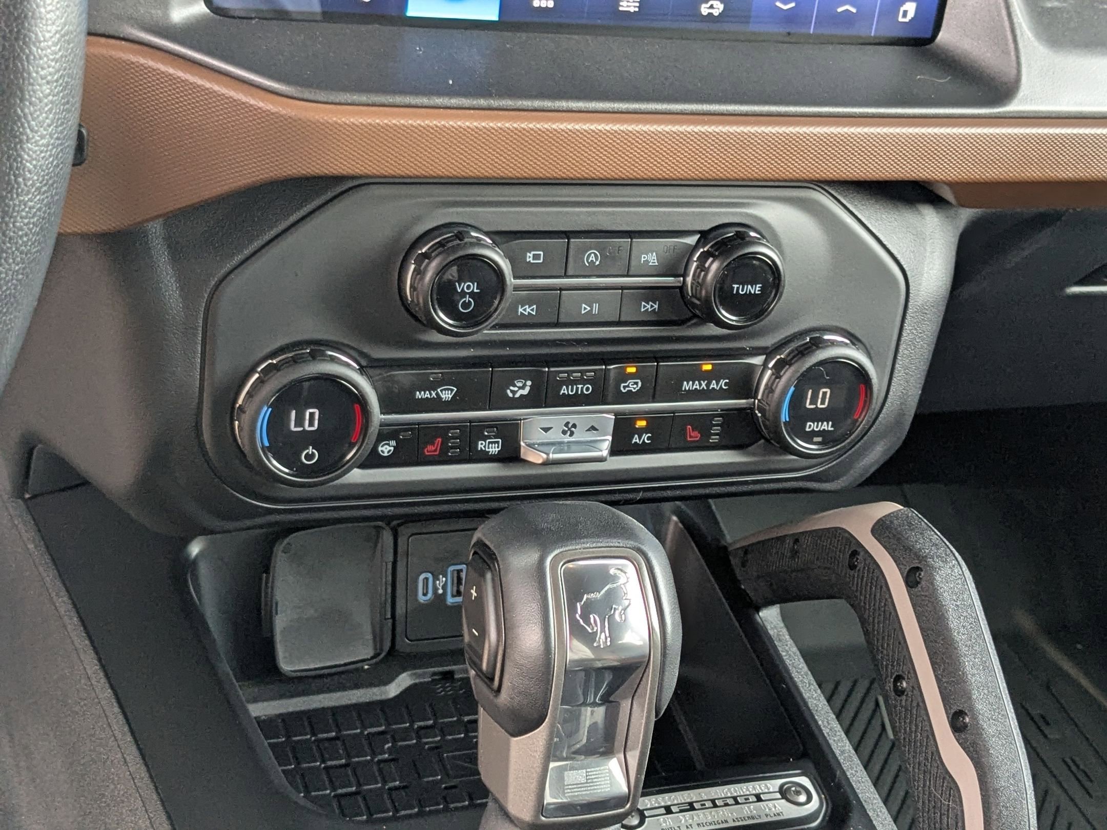 Used 2024 Oxford White Ford Outer Banks image 18