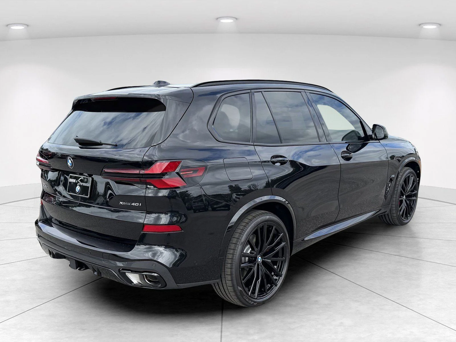 New 2026 Black Sapphire Metallic BMW xDrive40i image 4