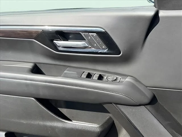 Used 2025 Black Chevrolet LT image 25