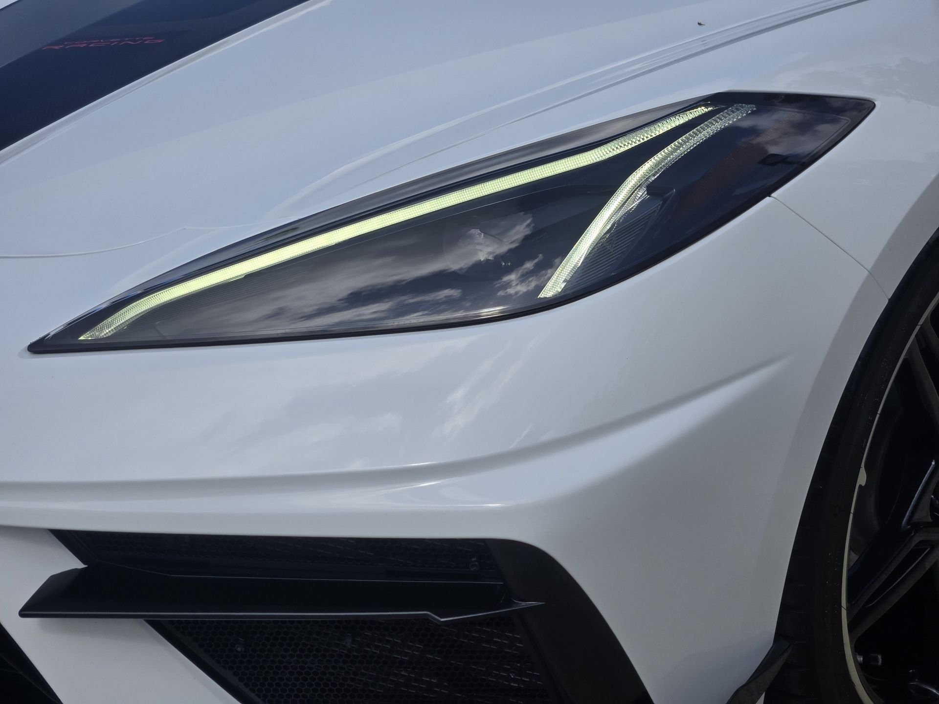 Used 2022 Arctic White Chevrolet Stingray image 11