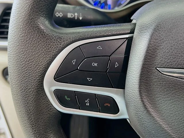 Used 2018 White Chrysler Touring Plus image 13