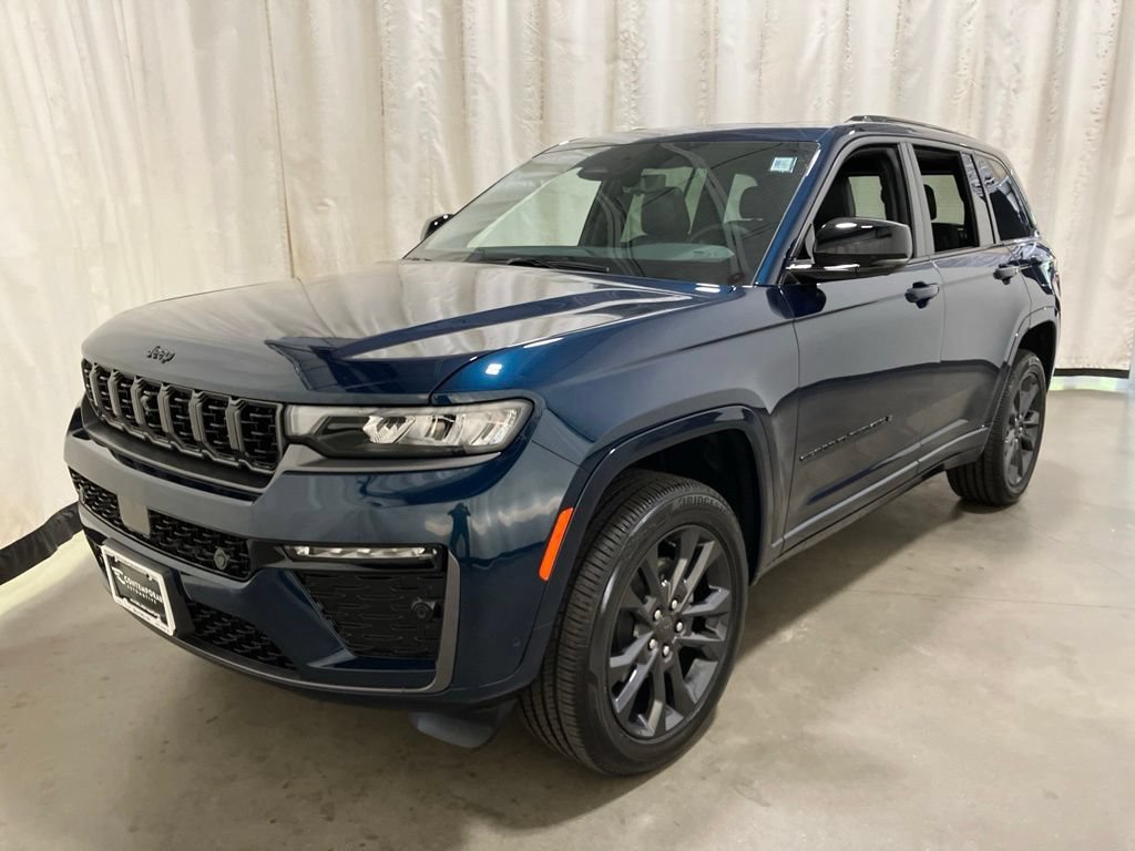 New 2026 Fathom Blue Pearl-Coat Exterior Paint Jeep Limited Reserve image 24