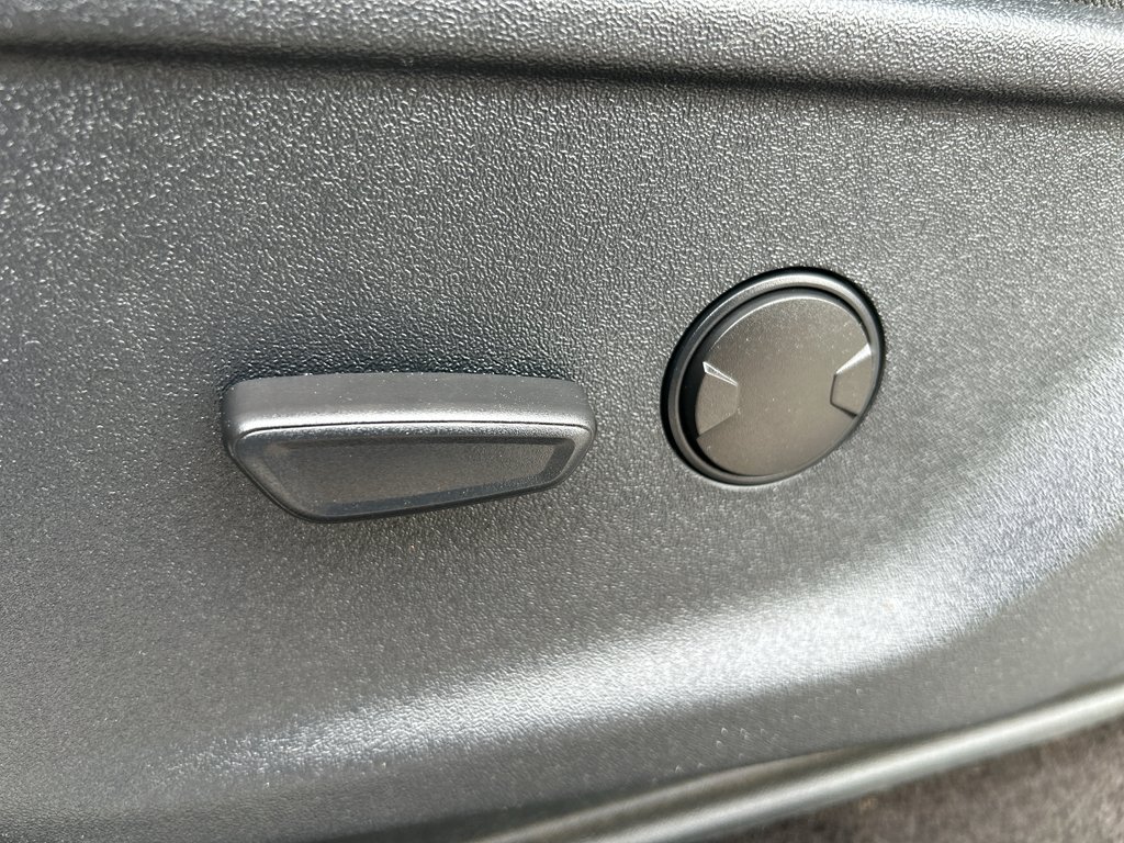 Used 2022 Silver Ford XLT image 18