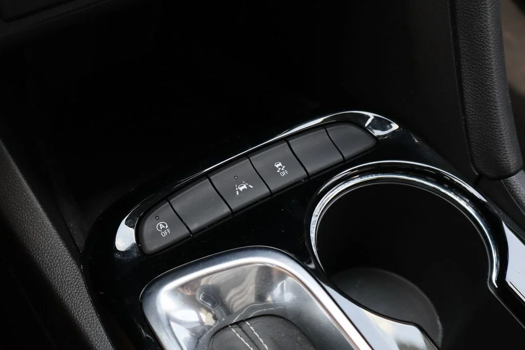 Used 2022 Gray Buick Essence image 17