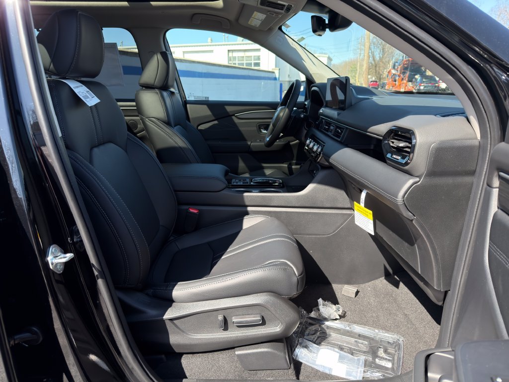 Used 2026 Crystal Black Pearl Honda Touring image 27