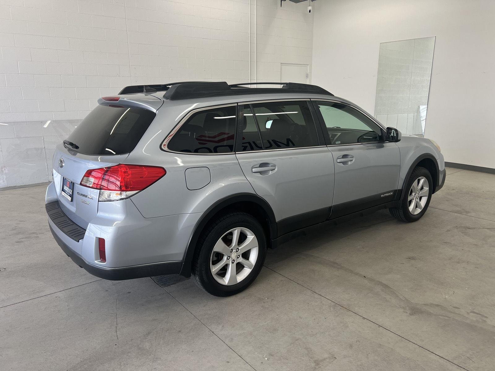 Used 2014 Ice Silver Metallic Subaru 2.5i Premium image 4