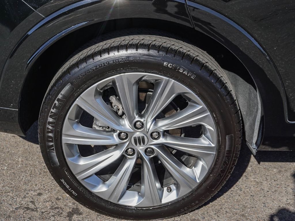 Used 2024 Black Buick Avenir image 8