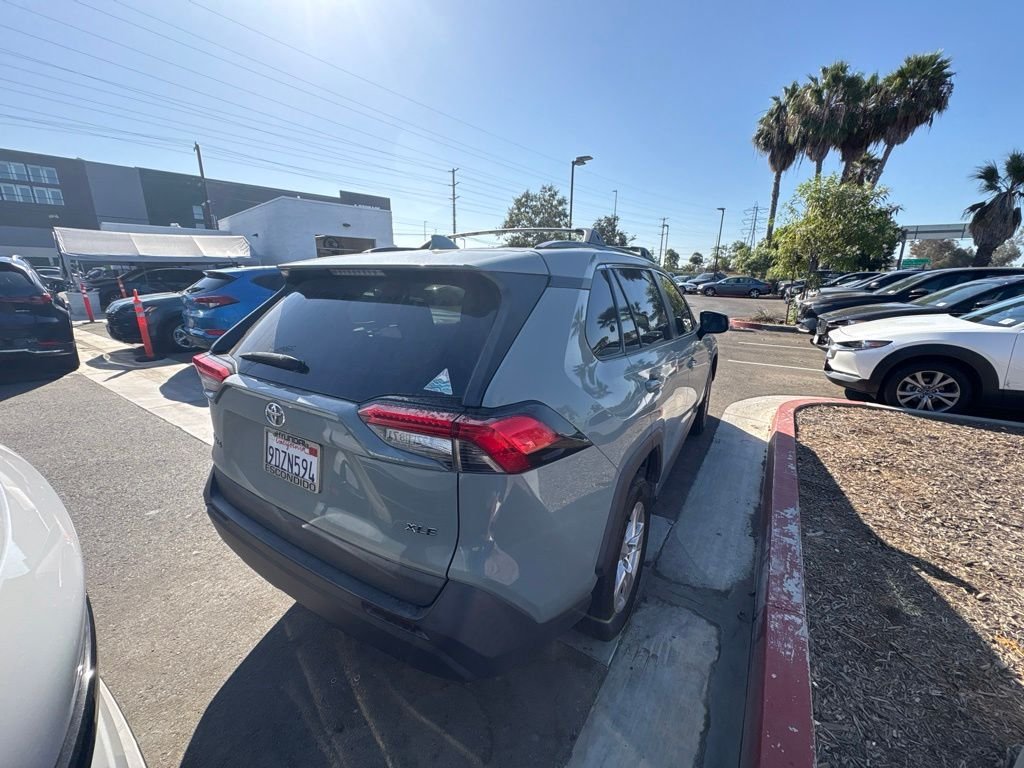 Used 2020 Lunar Toyota XLE image 7