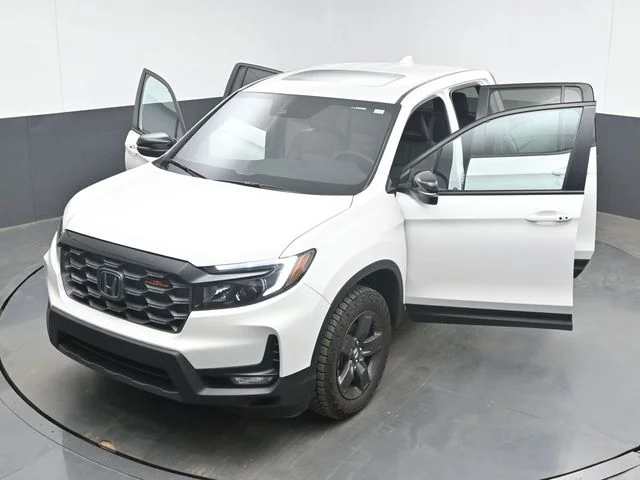 Certified Used 2026 Platinum White Pearl Honda TrailSport image 50