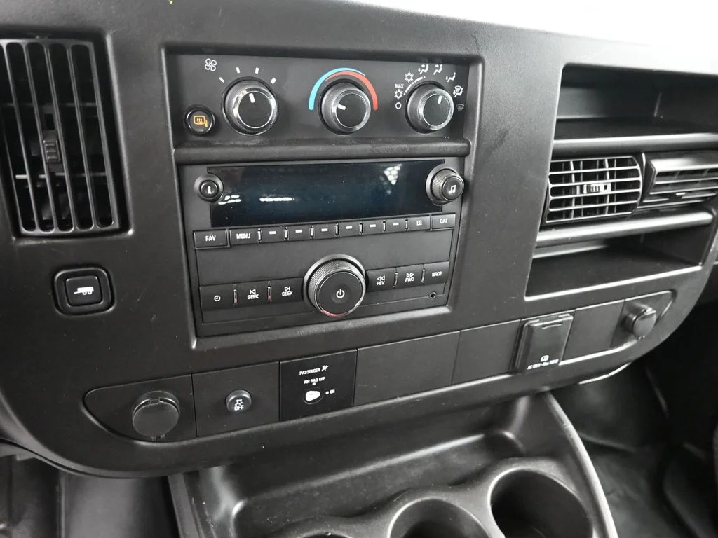 Used 2024 White GMC Work Van image 17