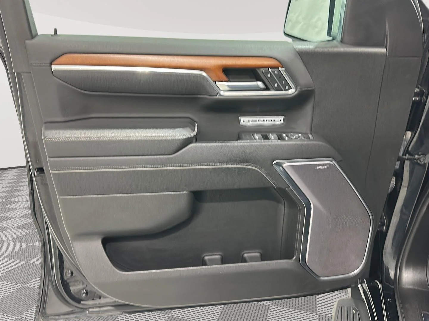 Used 2022 Onyx Black GMC Denali image 20