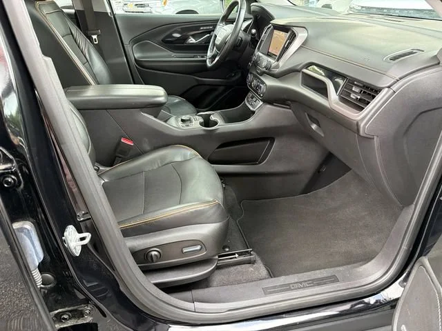Used 2023 Ebony Twilight Metallic GMC AT4 image 13