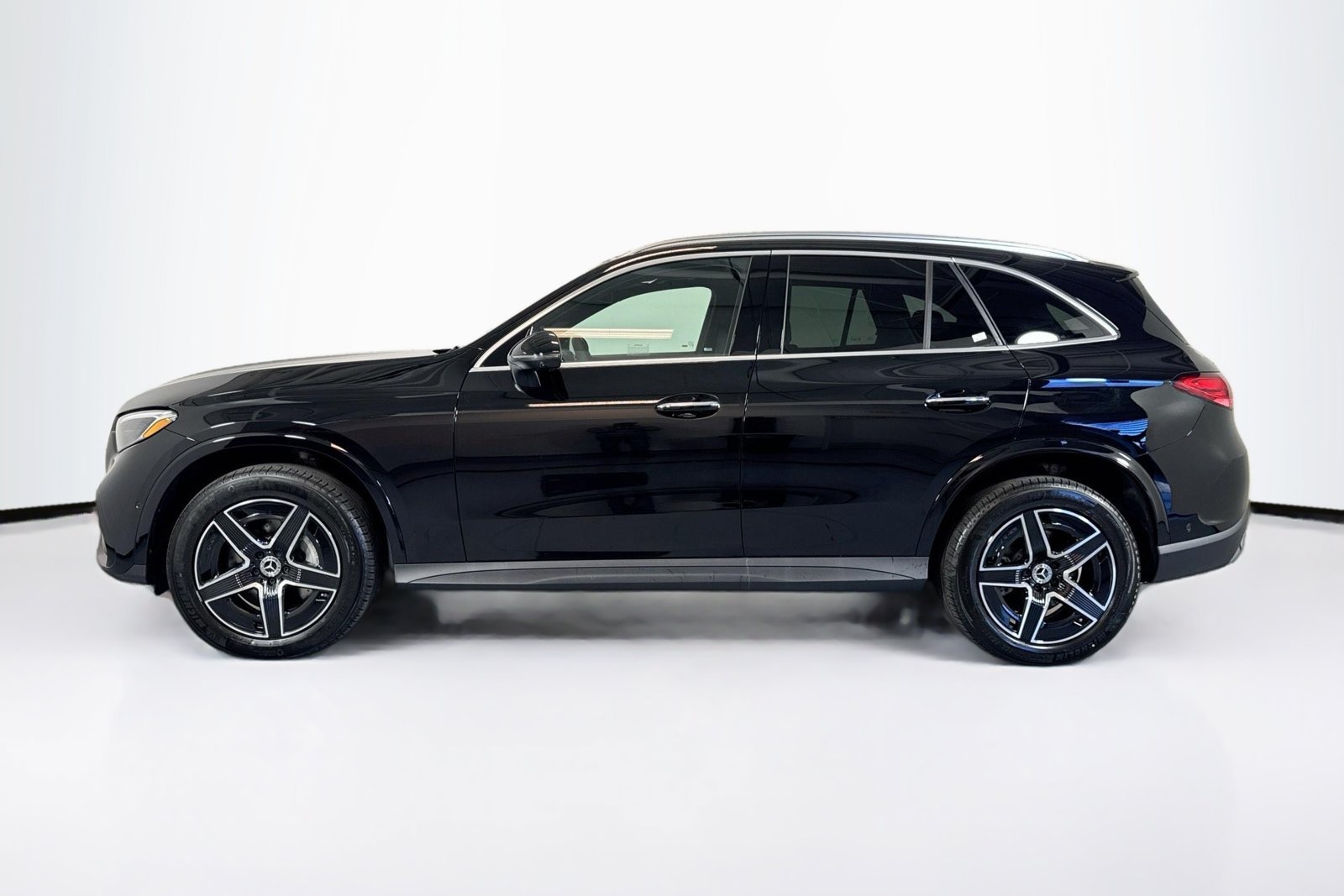 New 2026 Black Mercedes-Benz GLC 300 image 8